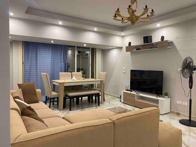 2BR Modern apartment - B&B Cairo