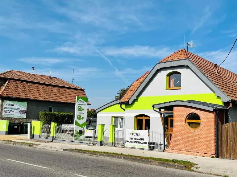 Penzión Tyché - B&B Šurany
