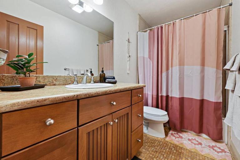 Ocean Beach Pier Condo - Bed and Breakfast San Diego