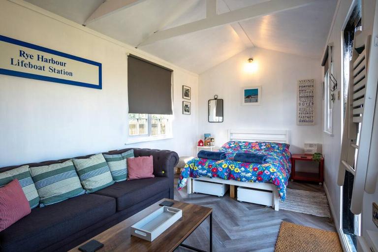 The Other Red Hut - B&B Rye Harbour