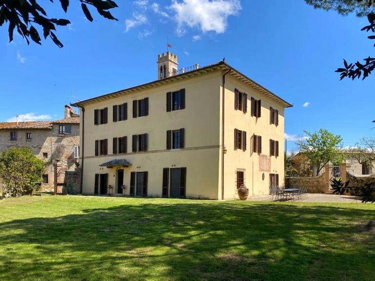 Tenuta Uzielli an elegant countryside villa - B&B Monteriggioni