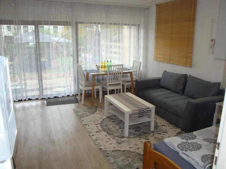 Tac Home 2-Zimmer Wohnung - Bed and Breakfast Sindelfingen