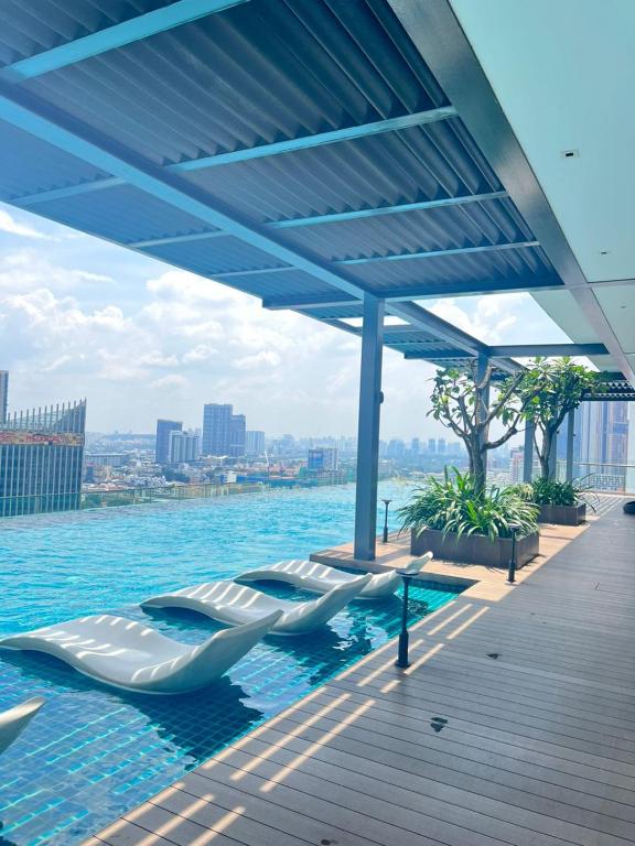 Suites TribecaTRX Kuala Lumpur by ZenGlo 5min walk to The Exchange TRX - Bed and Breakfast Kuala Lumpur