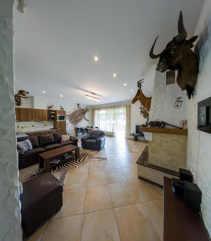 Mežnoras holiday house - B&B Šņores