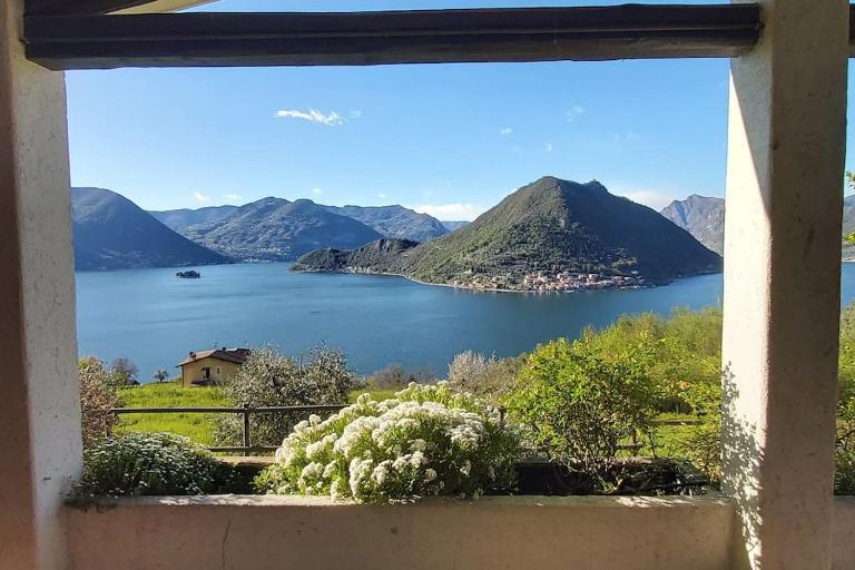 Villa Valeriana - vista esclusiva su Monte Isola - Lago d'Iseo - Ferienwohnung Sulzano