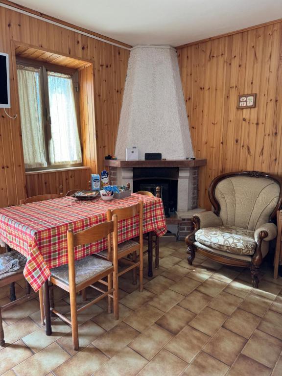 Alloggio Turistico Casa di Luca e Vale - B&B Campotosto