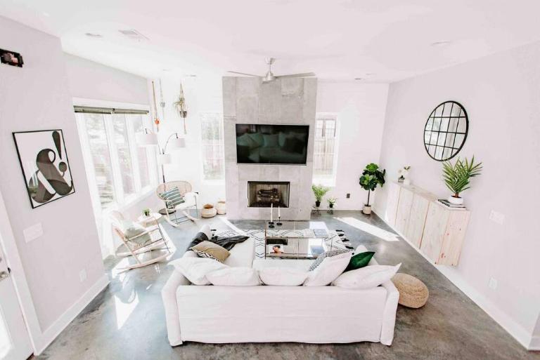 Modern Luxury with Rooftop Deck, 3 mi to Downtown - B&B Nashville
