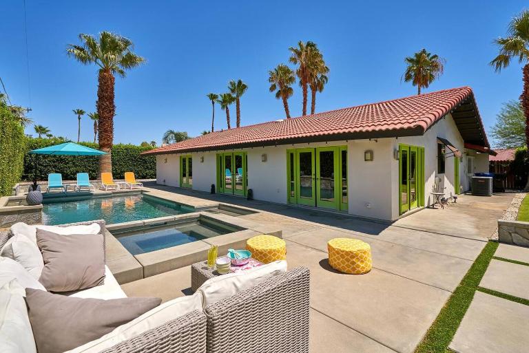 Pineapple Splash! Complete Privacy! Salt Pool! - Chambres d'hôtes Palm Springs