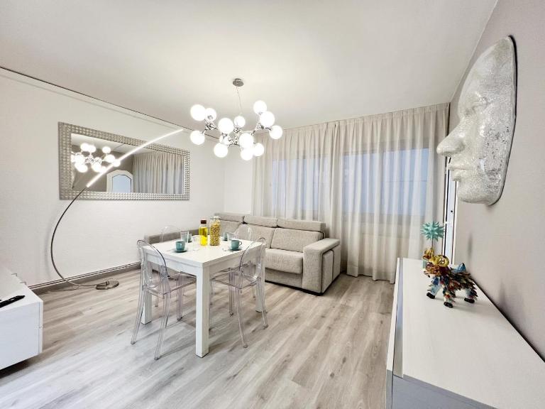 Cosy Montroig Sitges - B&B Sitges