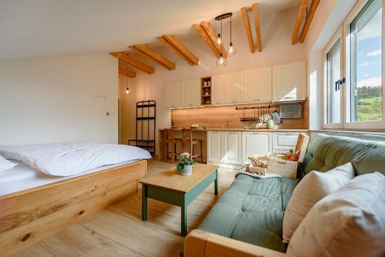 Dom pri jazere, Bešeňová - Bed and Breakfast Bešeňová