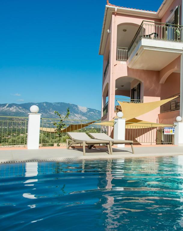 Villa Eleftheria, Lakithra - Spacious luxury villa with pool and stunning views - B&B Lakíthra