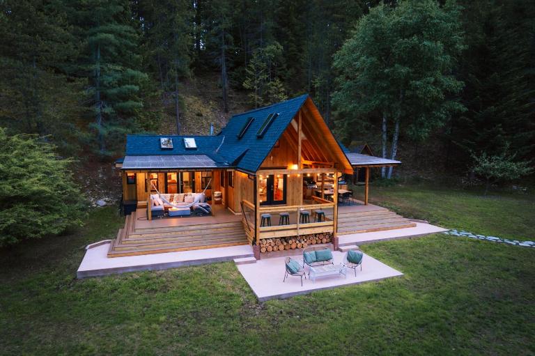 The Kootenay Lake House - A Private Luxury Retreat - Ferienwohnung Nakusp