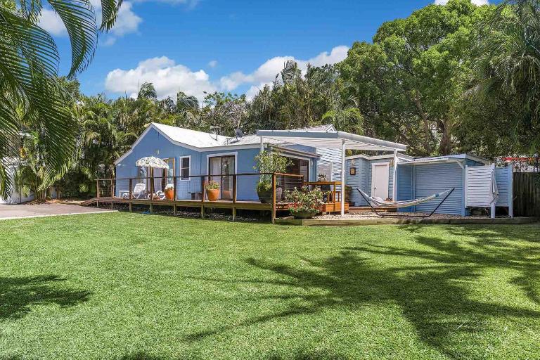 San Juan Surfers Cottage - prime Byron location - Chambres d'hôtes Byron Bay
