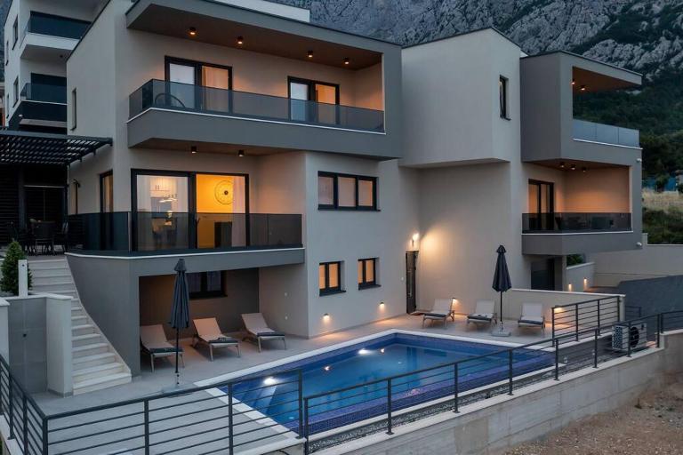 Villa VIP with pool - B&B Makarska