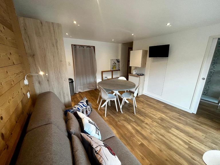 Studio rénové avec coin montagne, balcon Sud, au pied des pistes, 4 pers - FR-1-452-360 - Ferienwohnung Les Menuires