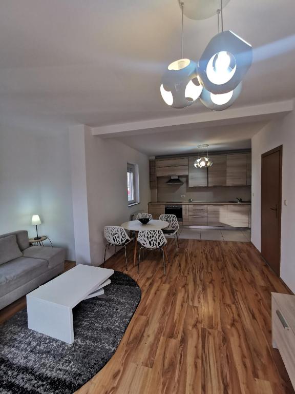 LoLa5 - B&B Novo Korito