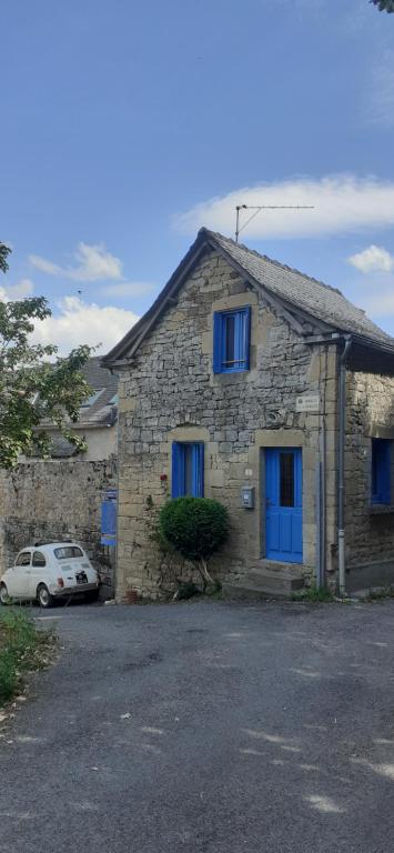 La petite maison bleue - Bed and Breakfast Mouret