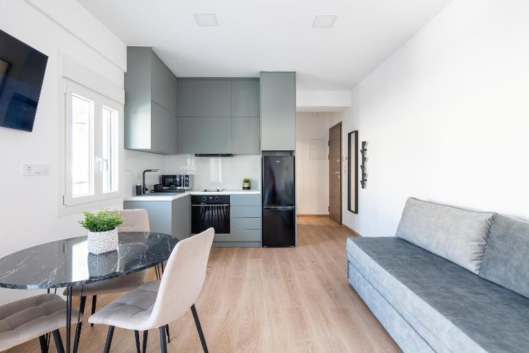 Boutique Studios near Airport - B&B Pallene