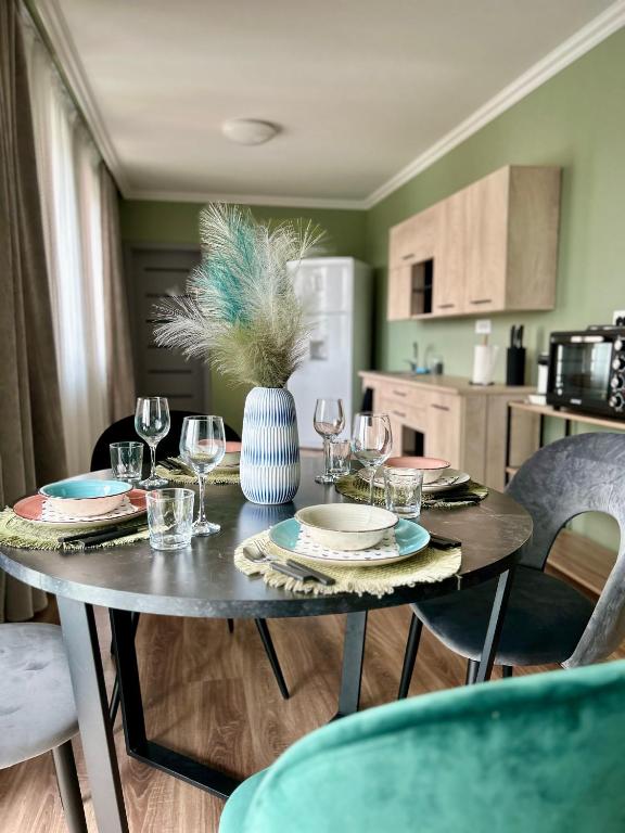 Becca’s Downtown Apartment with private parking - Ferienwohnung Großwardein