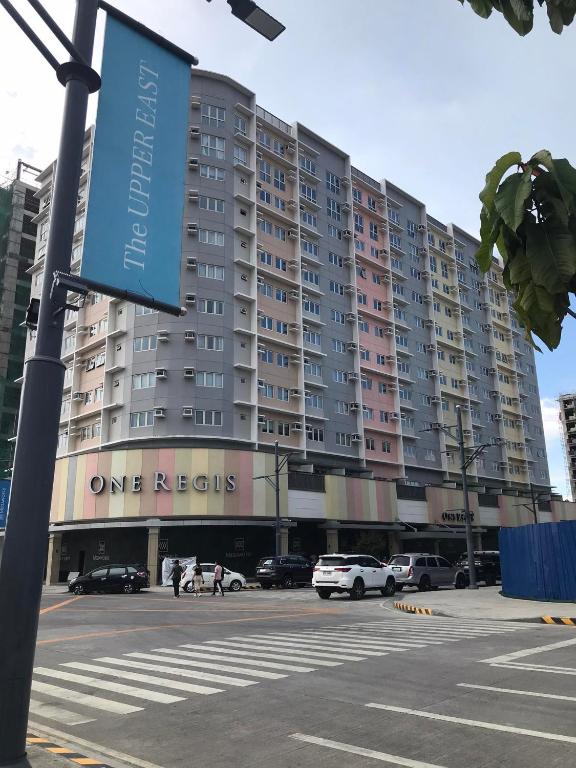 Ehime Suites One Regis Bacolod - B&B Bacólod