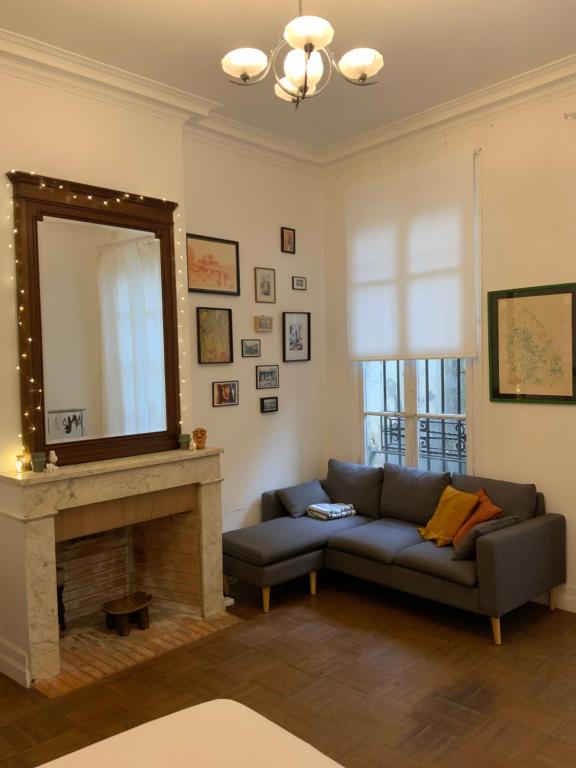 Grand studio style bordelais dans le triangle d'or - B&B Bordeaux