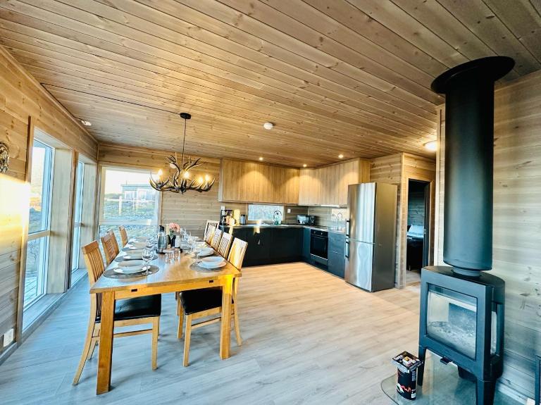 Lofotenholidays, Luxury cabin with panoramic view - B&B Leknes