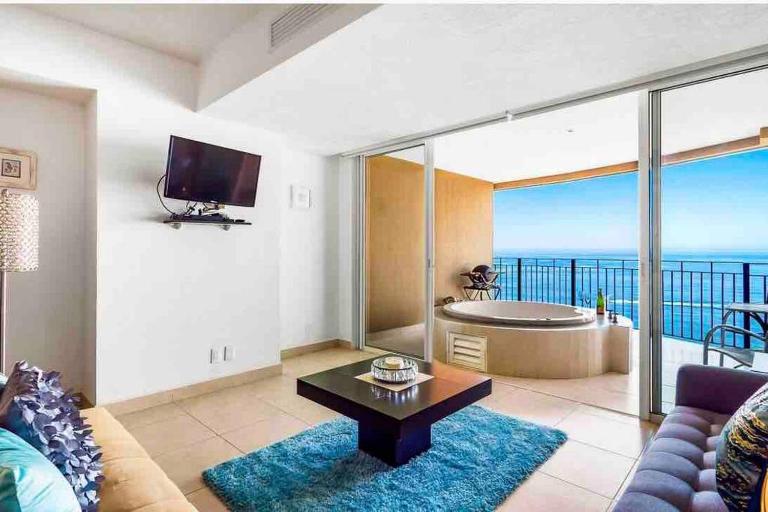 BEACH FRONT~ JACUZZI ~ SPECTACULAR OCEAN VIEWS - B&B Puerto Vallarta