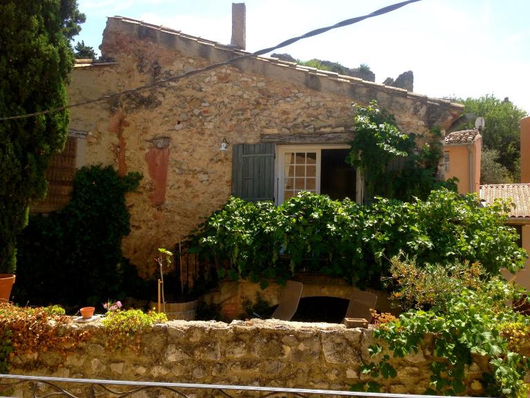 Maison provençale en pierre naturelle à Gigondas - B&B Gigondas