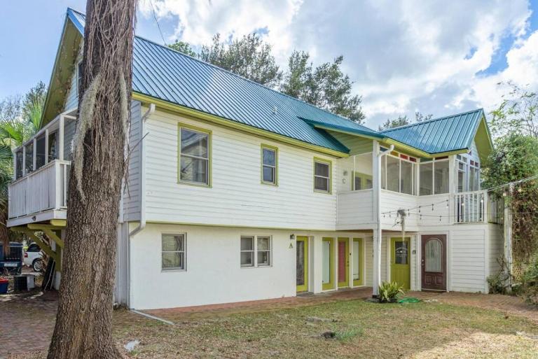 Amazing 2br 2ba with Loft C - B&B Gainesville