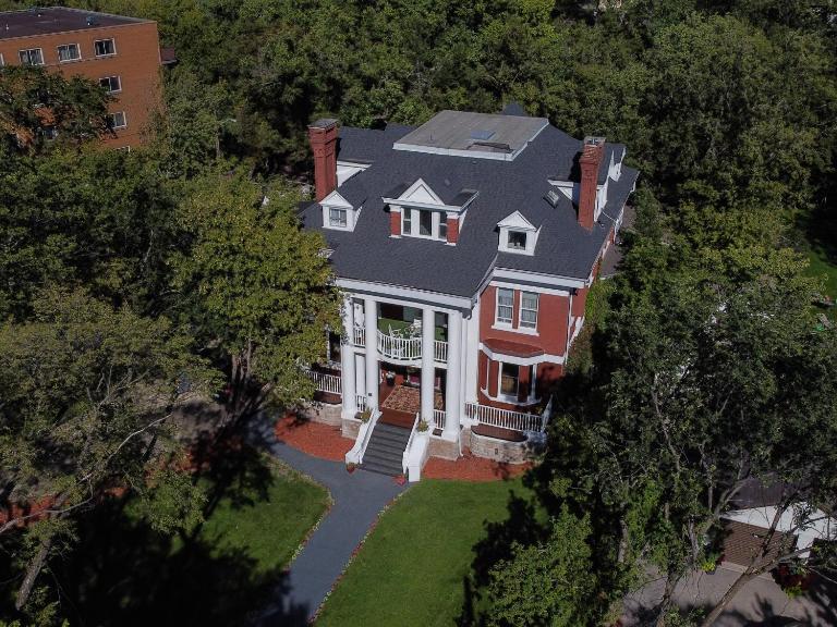 No. 5 East - Ferienwohnung Winnipeg
