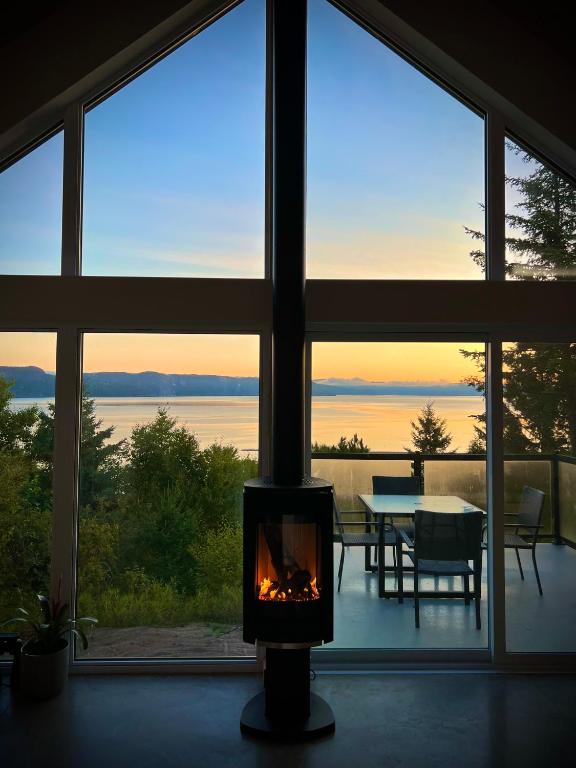 Magical Loft : Breathtaking View & Cozy Fireplace - B&B Saguenay
