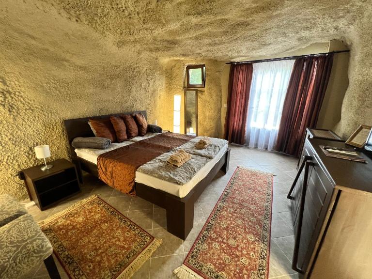 Sirocave Barlang szobák - B&B Sirok