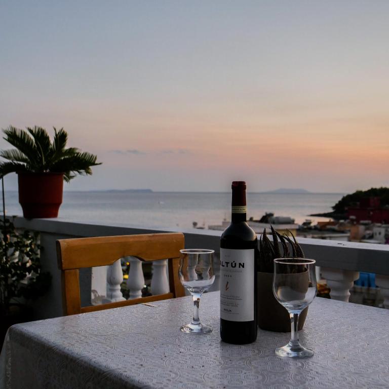 Sea Breeze Rooms - B&B Himarë