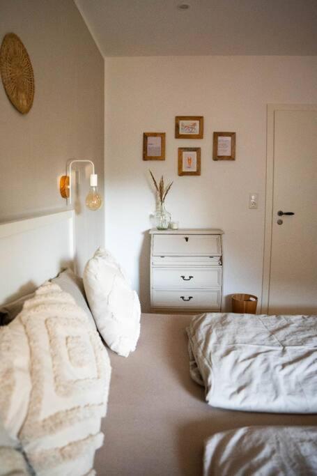 Schlaf-Scheune auf Islandpferdehof im Grünen - Bed and Breakfast Steinau an der Straße