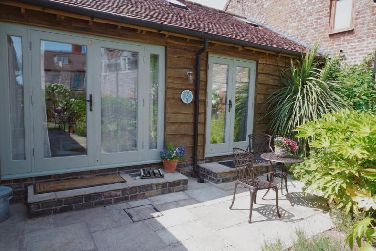 Nest Holiday Hideaway Wren Cottage-Beautiful Location in the Long Mynd Area of Outstanding Natural Beauty- WHIRLPOOL JACUZZI BATH! - B&B Picklescott