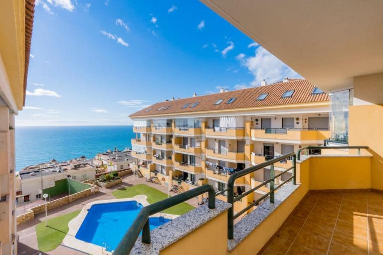 4 Bed Duplex with Stunning Sea Views - B&B Benalmádena