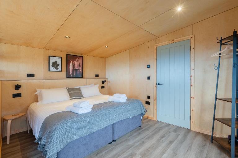 Rustic Cabins, sea views from rewilded farm with Highland Cows - Ferienwohnung St Andrews