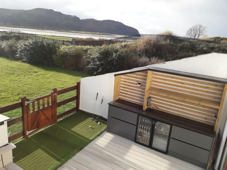 Seaside Escape - Deganwy Beach Cottage - Sea Views & Golf Course Views - Ferienwohnung Deganwy
