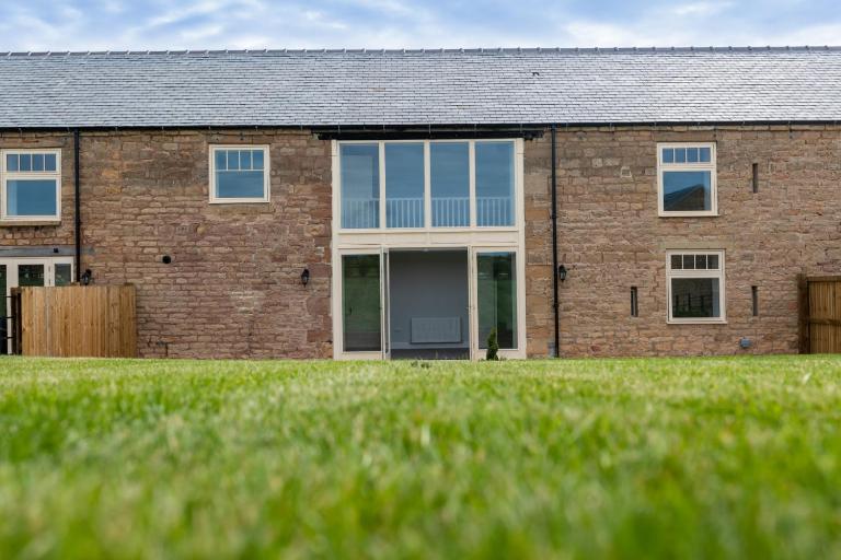 La Roche-Barn with hot tub on the Welbeck estate - B&B Holbeck
