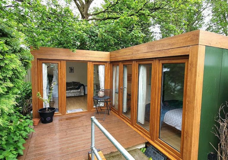 Private Self Contained Annex/Cabin - Bed and Breakfast Birmingham