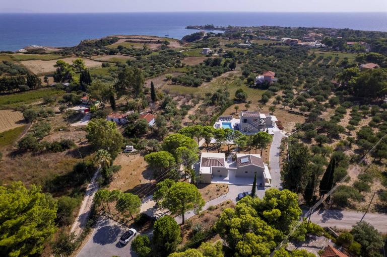 Alekos Beach Houses-Akrotiri Suites - Chambres d'hôtes Kounopetra