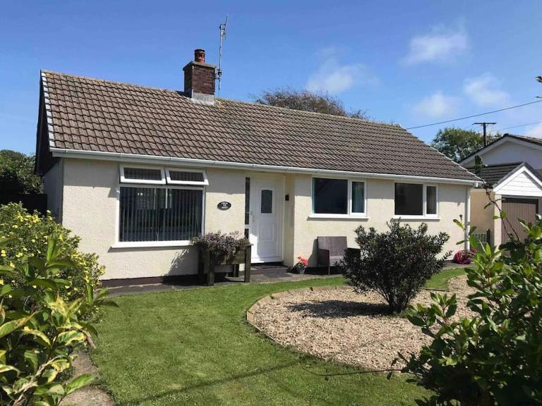 Crud Yr Awel, Dinas, Pembrokeshire - B&B Dinas