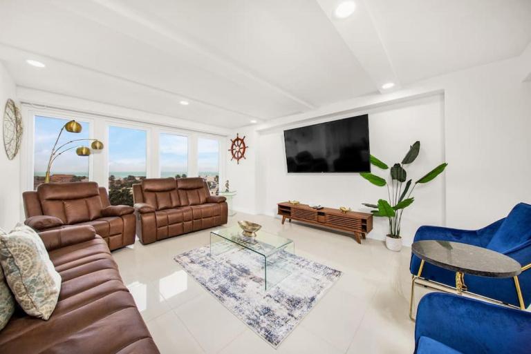Luxury 6th Floor Beachfront Condo Amazing Views - B&B South Padre Island