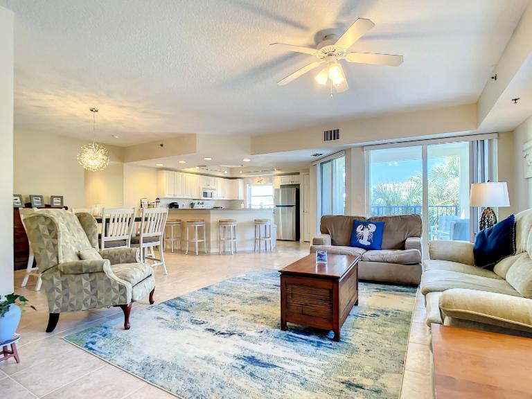 Gorgeous Ocean Walk Corner Unit with Water Views OW15-207 - Ferienwohnung New Smyrna Beach