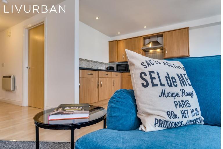 Chic and Bright Apartment Near the Water - Ferienwohnung Plymouth