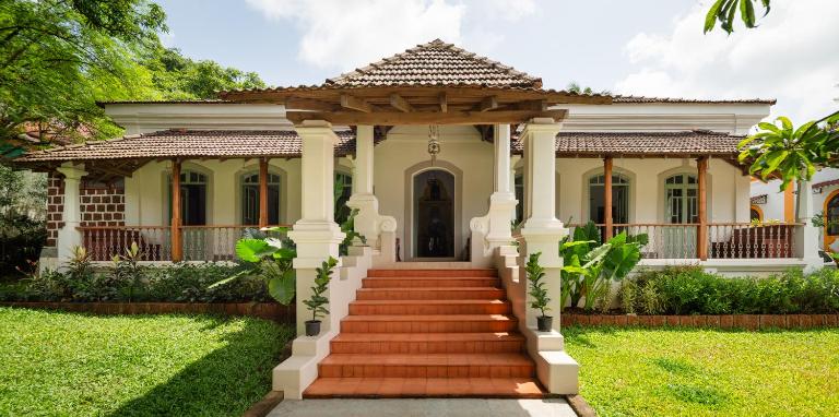 Casa Desa Monteiro by The Blue Kite - 4BHK Stand Alone Villa In Diwar Island with Private Pool, Garden, Fully Equipped Kitchen - B&B Devarayi