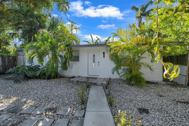 Biscayne Shore #2 - 3 2 - Charming and Tropical - B&B Miami