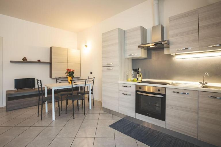 Suite il Borgo [Monza - Milano] + Garage Privato - B&B Desio