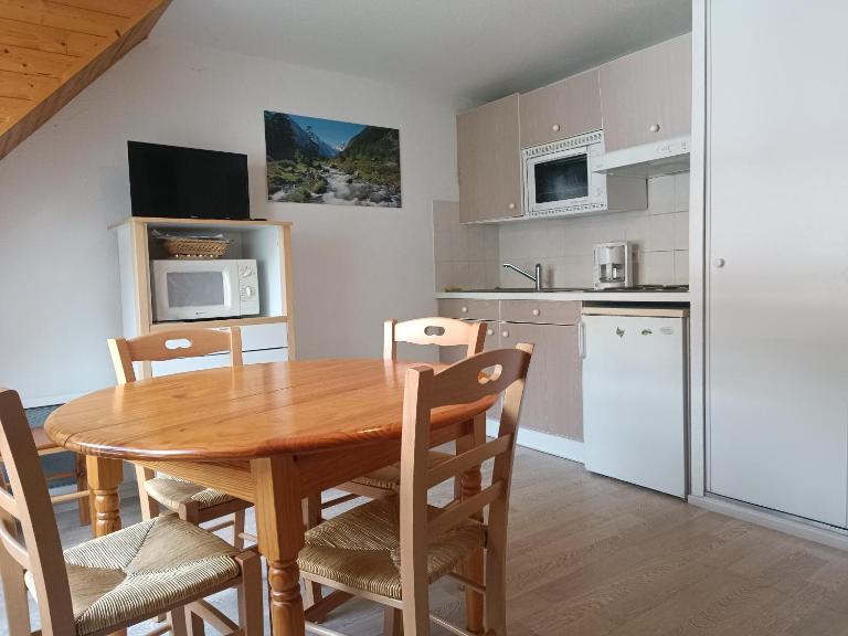 Joli T2 avec alcôve Wifi 4 pers linge de maison inclus - Chambres d'hôtes Cauterets