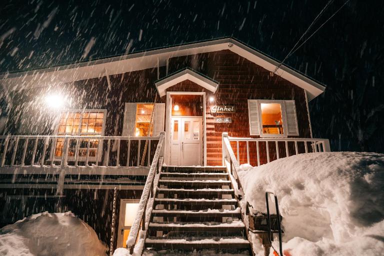 Alpenglow Lodges Ginkei - B&B Niseko Town